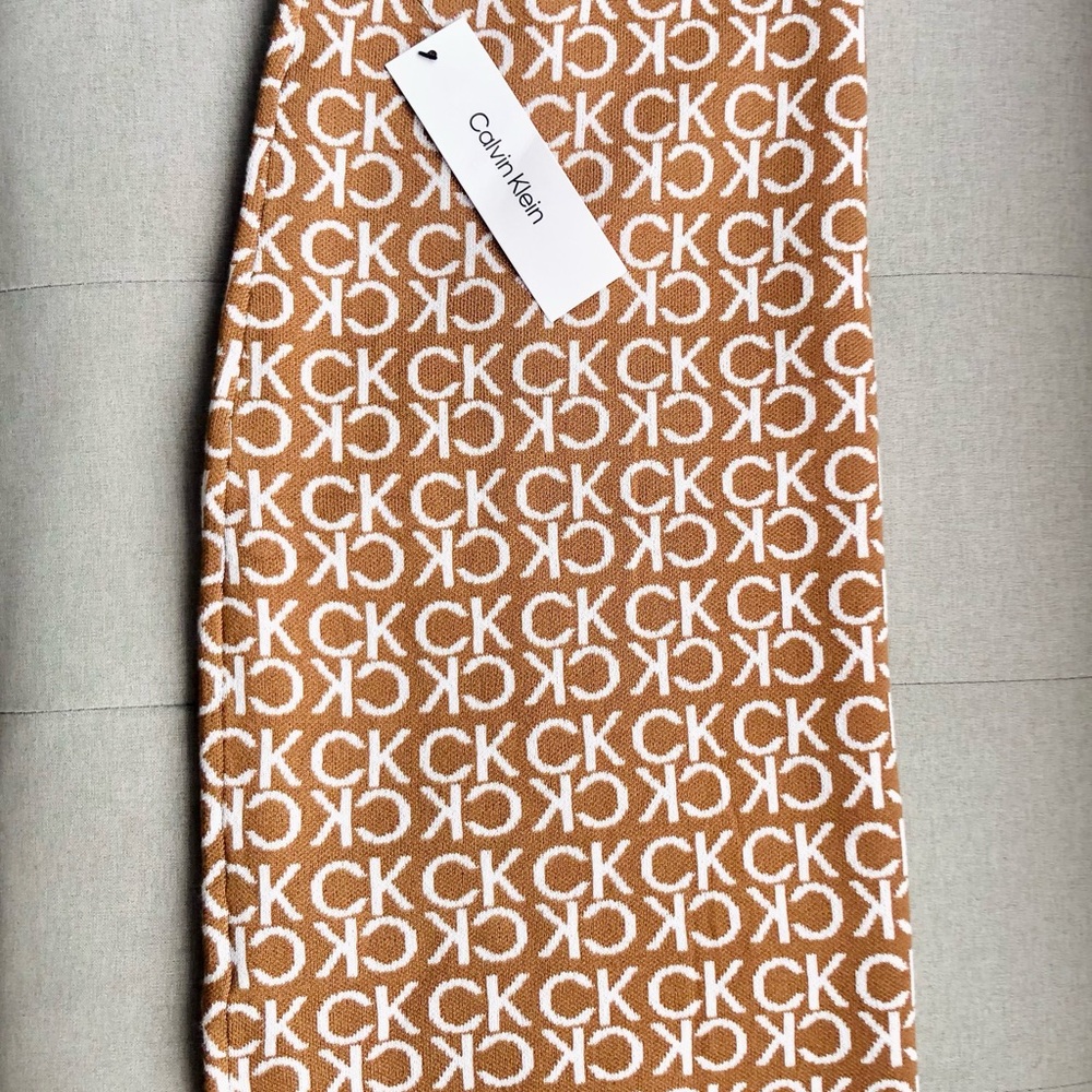 Calvin Klein Pull On Pencil Skirt Size M Brown and White .Sold